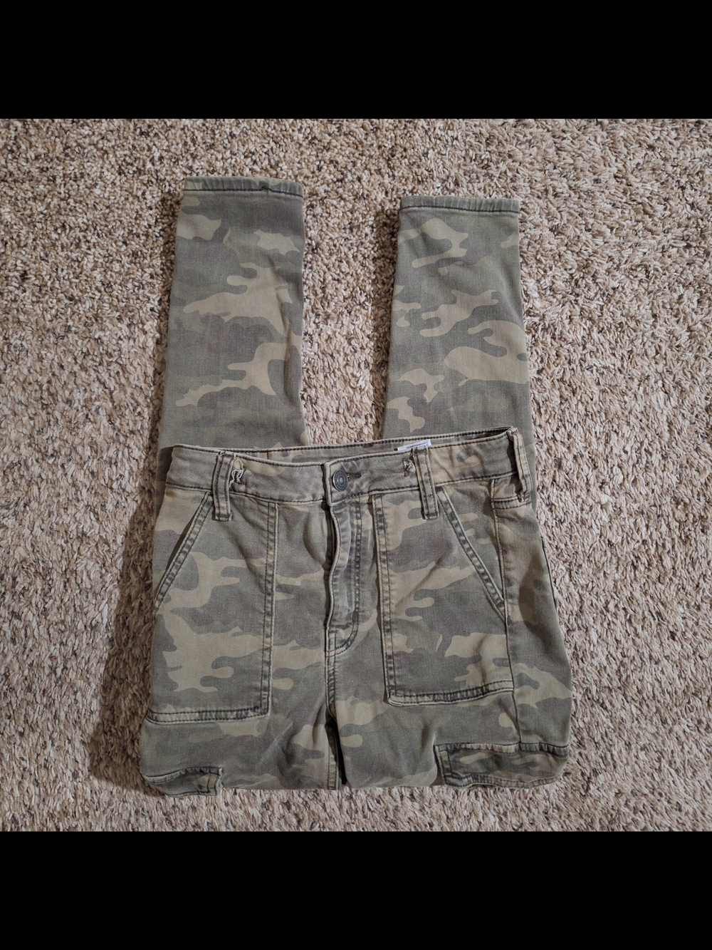AE American Eagle Camo Super Hi-Rise Utility Jegging Crop Pants - Size 4